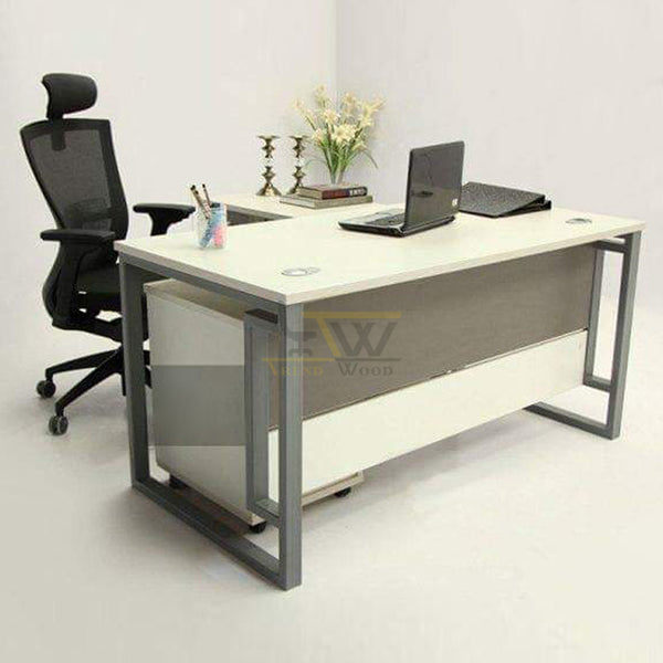 Executive Table 02001