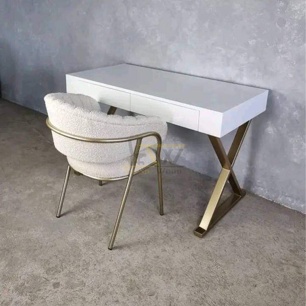 Study Table 01901